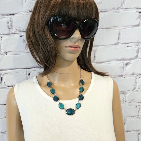 Standout STATEMENT NECKLACE - Stunning, vibrant turquoise beaded necklace - Picture 3 of 6